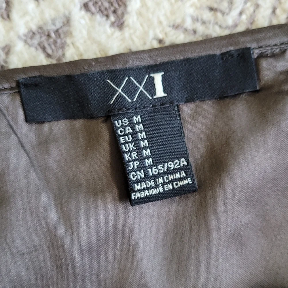 💥F21☆Gunmetal Sequins Skirt💥 - Picture 2 of 3